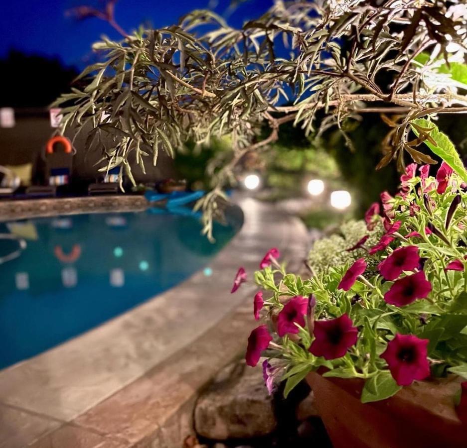 كيلوانا A Vista Villa Couples Retreat المظهر الخارجي الصورة