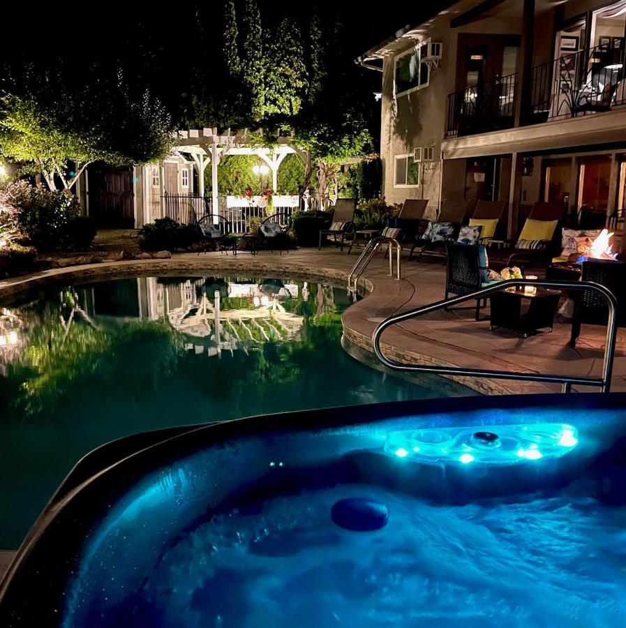 كيلوانا A Vista Villa Couples Retreat المظهر الخارجي الصورة