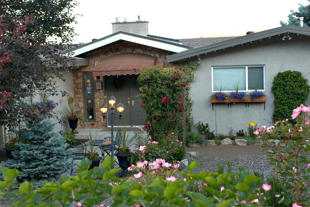 كيلوانا A Vista Villa Couples Retreat المظهر الخارجي الصورة