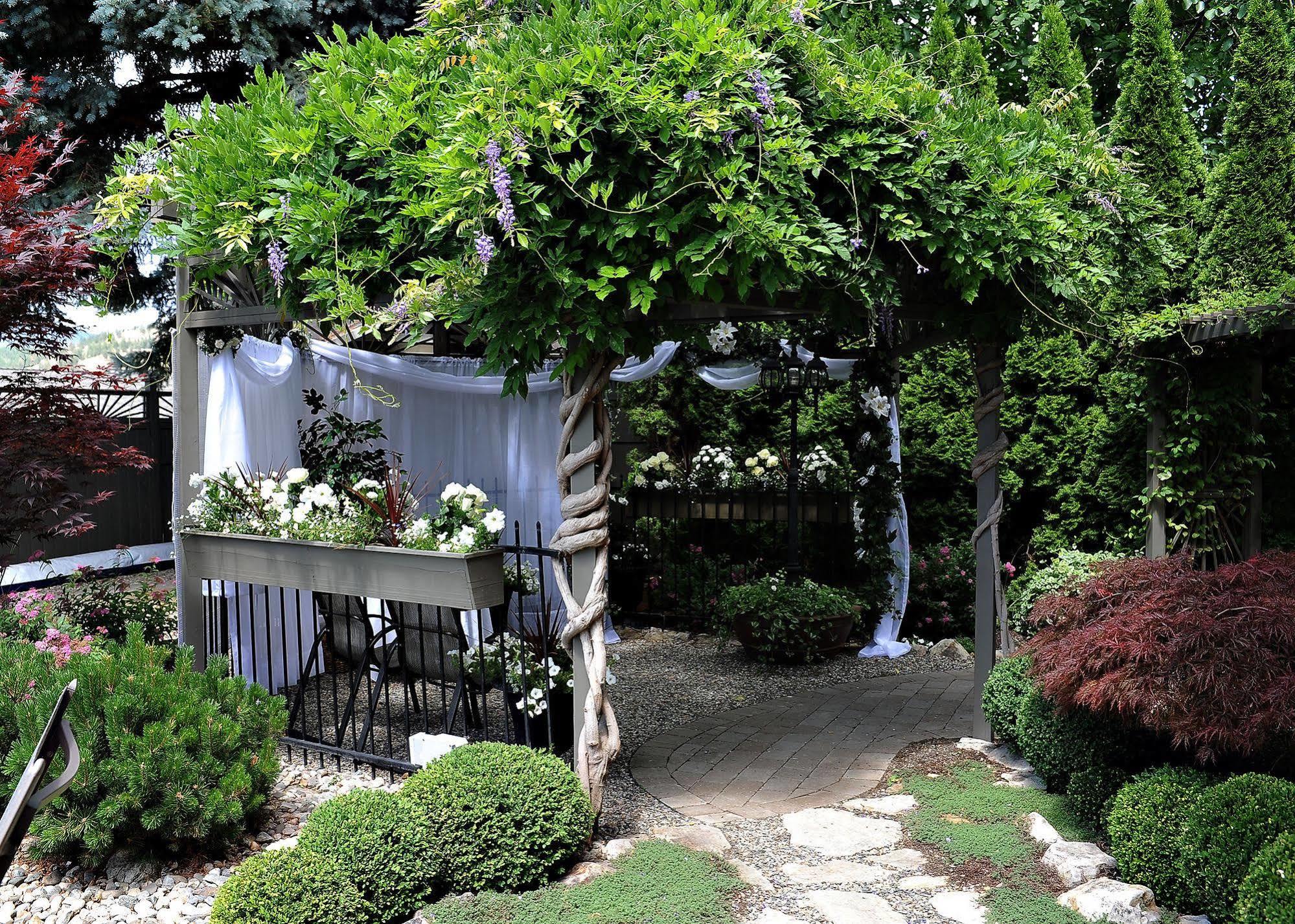 كيلوانا A Vista Villa Couples Retreat المظهر الخارجي الصورة